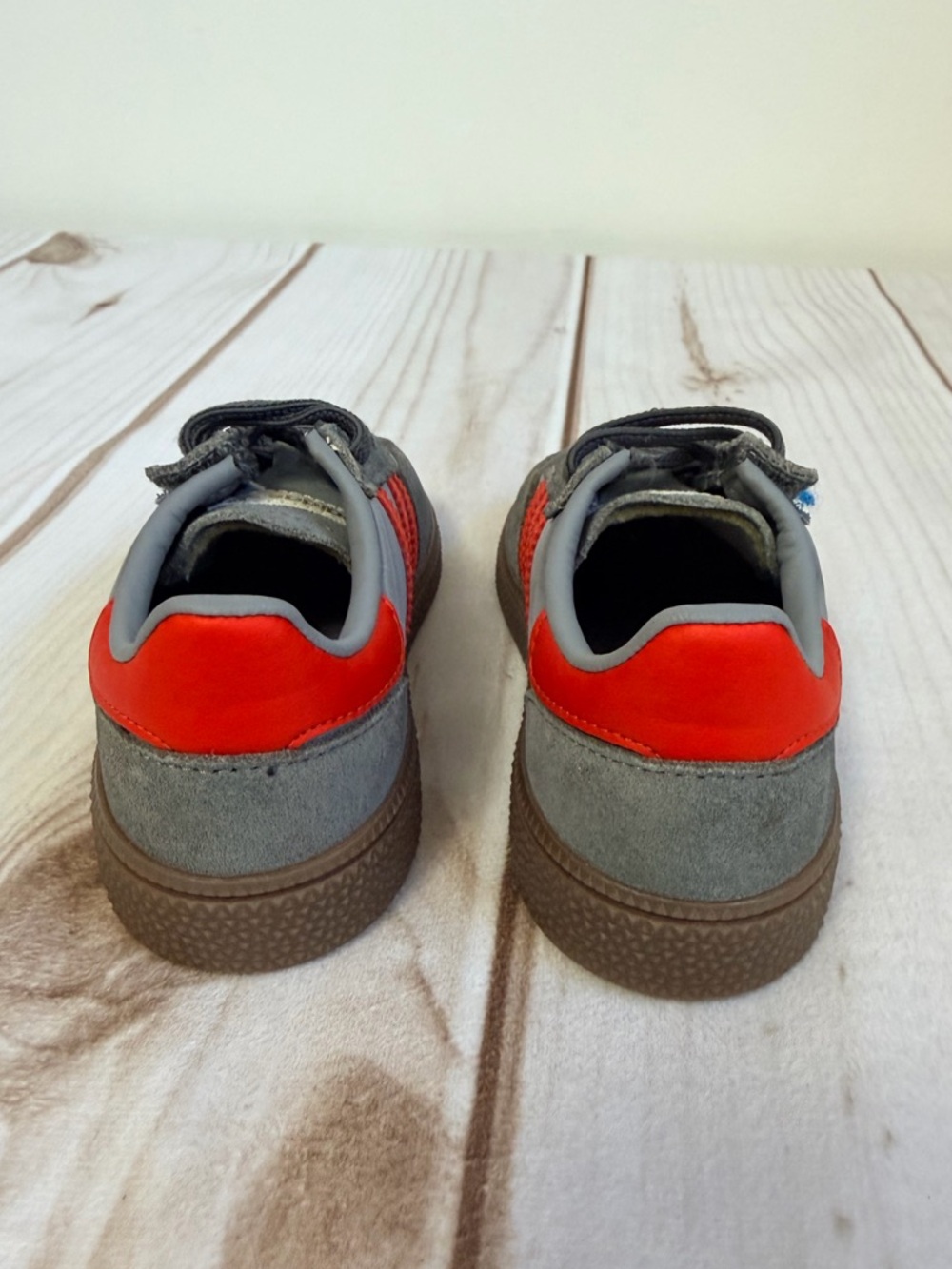 Adidas Kids Gray & Red Handball Spezial Sneakers Size 10 Elastic Lace Slip One - Picture 4 of 9